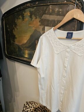 Vintage White Tee Lace Collar Sz. S-M